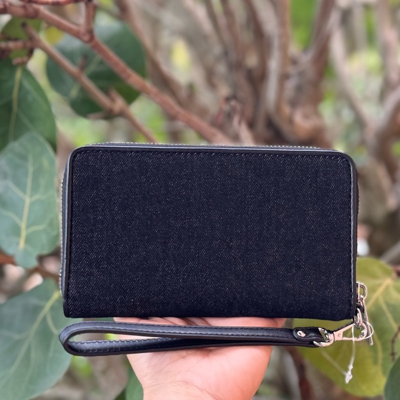 Michael Kors Jet Set Travel Multifunction Large Phone Wallet Denim Black - Picture 2 of 11